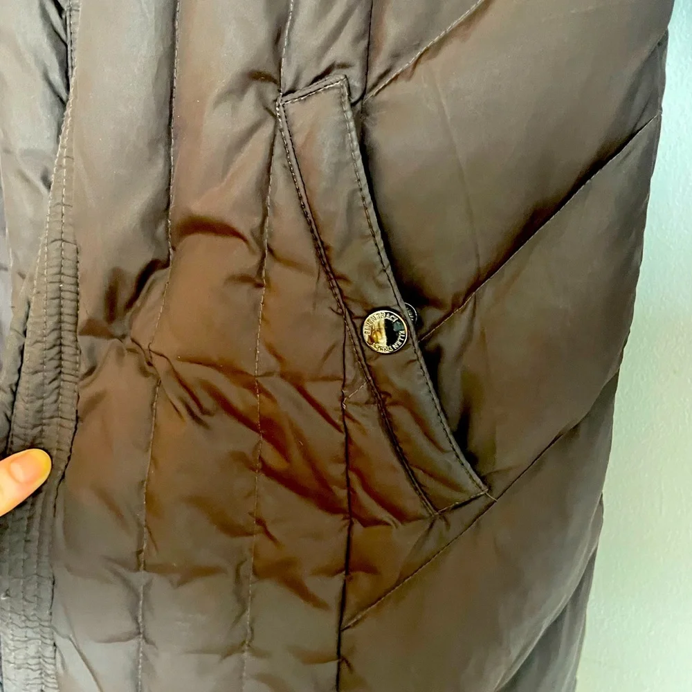 Ellen Tracy down puffer coat - Size M 
Satin and fleece lined 
Knee length - Picture 5 of 9